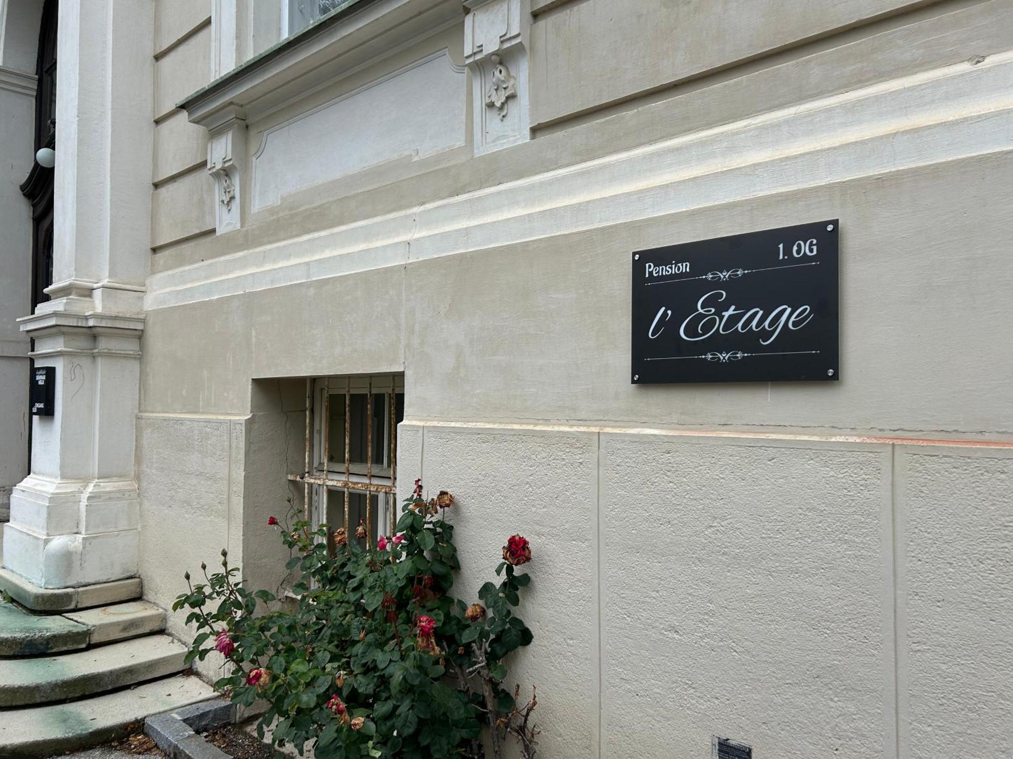 Pension L'Etage Мелк Екстериор снимка